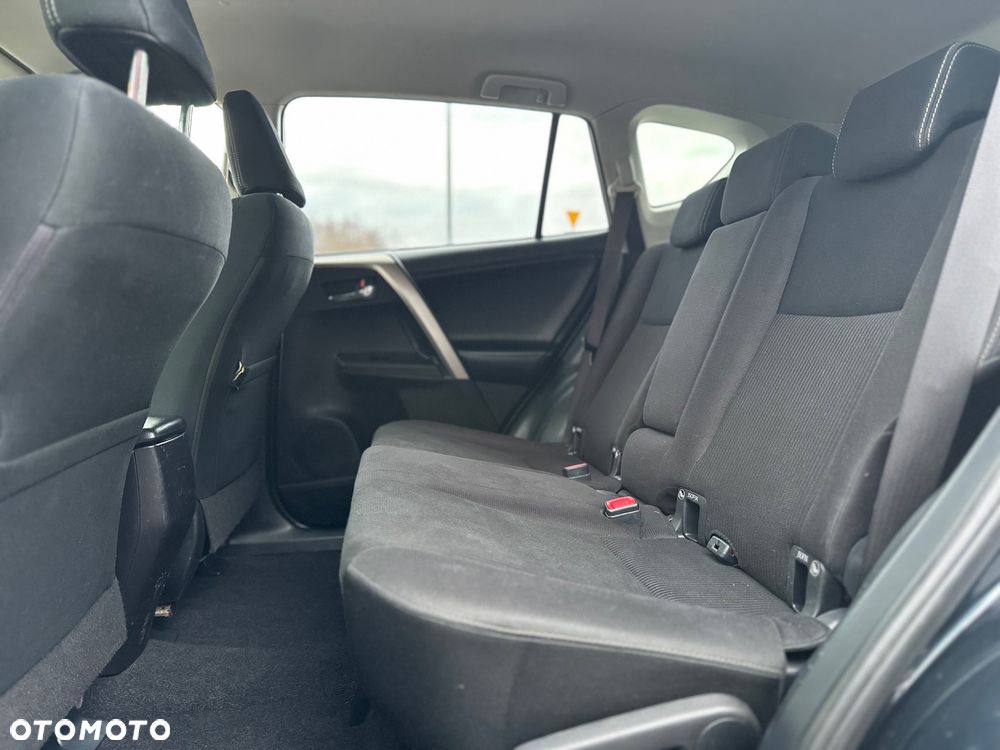 Toyota RAV4 2.0 D-4D Active 4x2 - 19