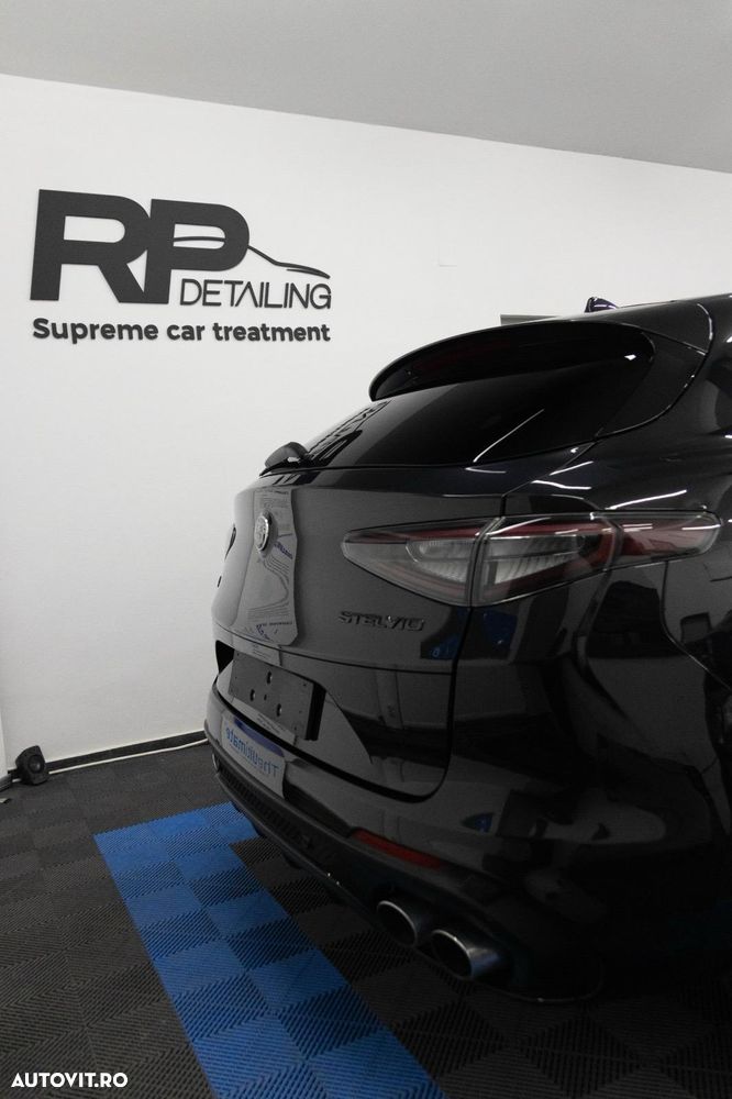 Alfa Romeo Stelvio V6 2.9 Bi-Turbo AT8-Q4 Quadrifoglio - 4