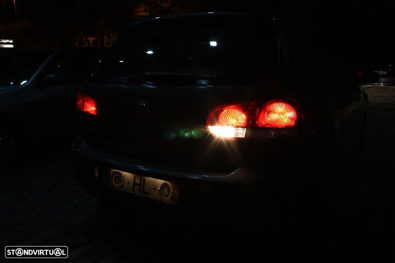 VW Golf 2.0 TDi Confortline - 29