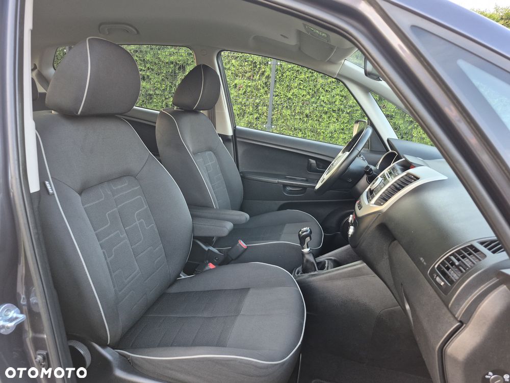 Kia Venga 1.4 CVVT Edition 7 - 11