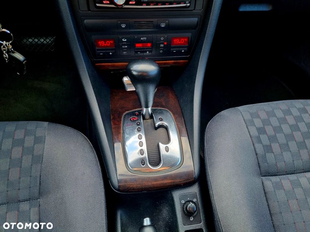 Audi A6 Avant 2.5 TDI - 15