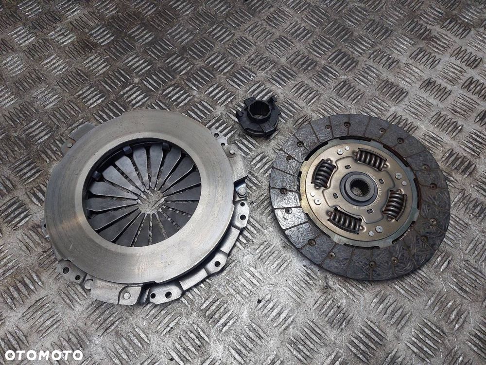 SPRZĘGŁO TARCZA + DOCISK + ŁOŻYSKO OPOROWE RENAULT KANGOO I 1.5 DCI - 5