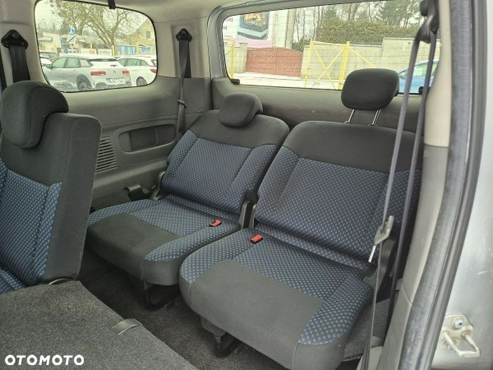 Nissan NV200 - 15