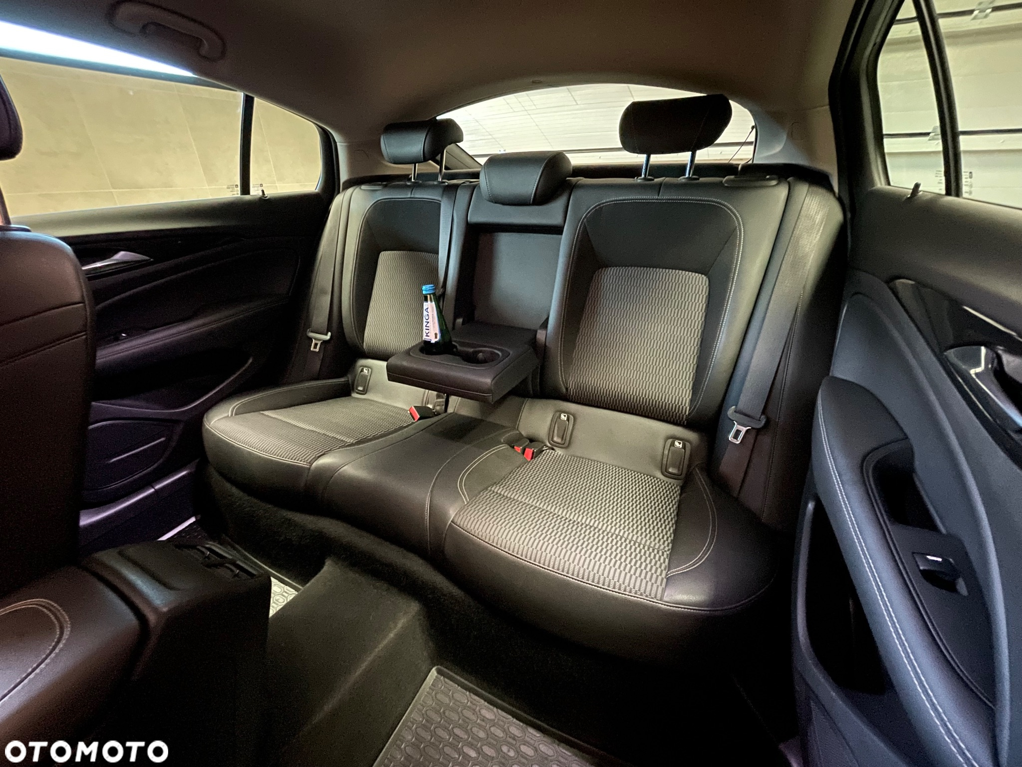 Opel Insignia 2.0 T Business Elegance S&S - 32