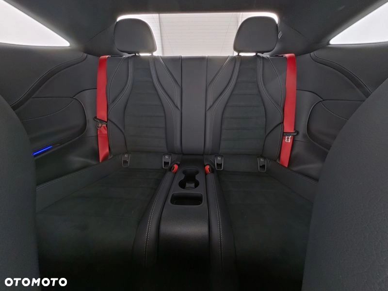 Mercedes-Benz CLE 300 4Matic 9G-TRONIC Edition AMG Line - 9