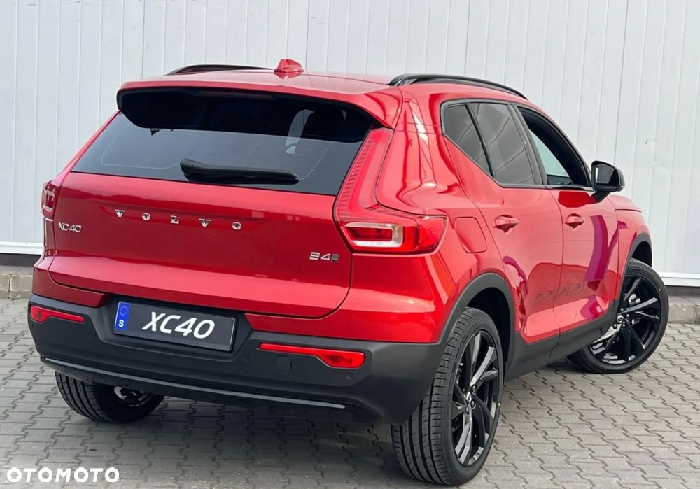 Volvo XC 40 B4 AWD Plus Dark - 3