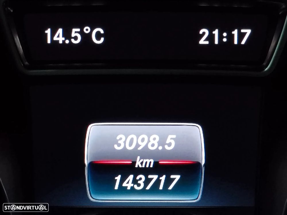 Mercedes-Benz GLA 180 d - 19