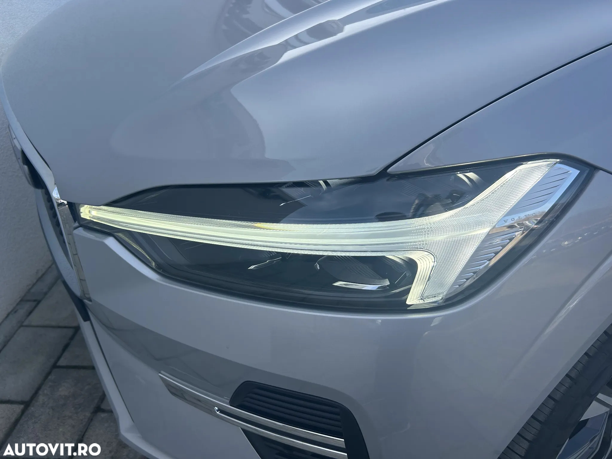 Volvo XC 60 B4 MHEV AT FWD Core - 28