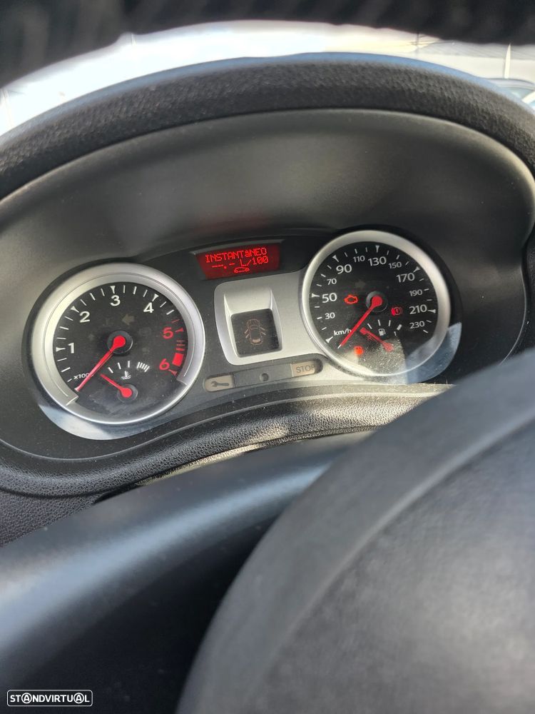 Renault Clio 1.5 dCi Confort - 11