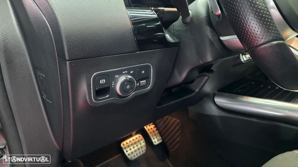 Mercedes-Benz GLA 200 d AMG Line - 12