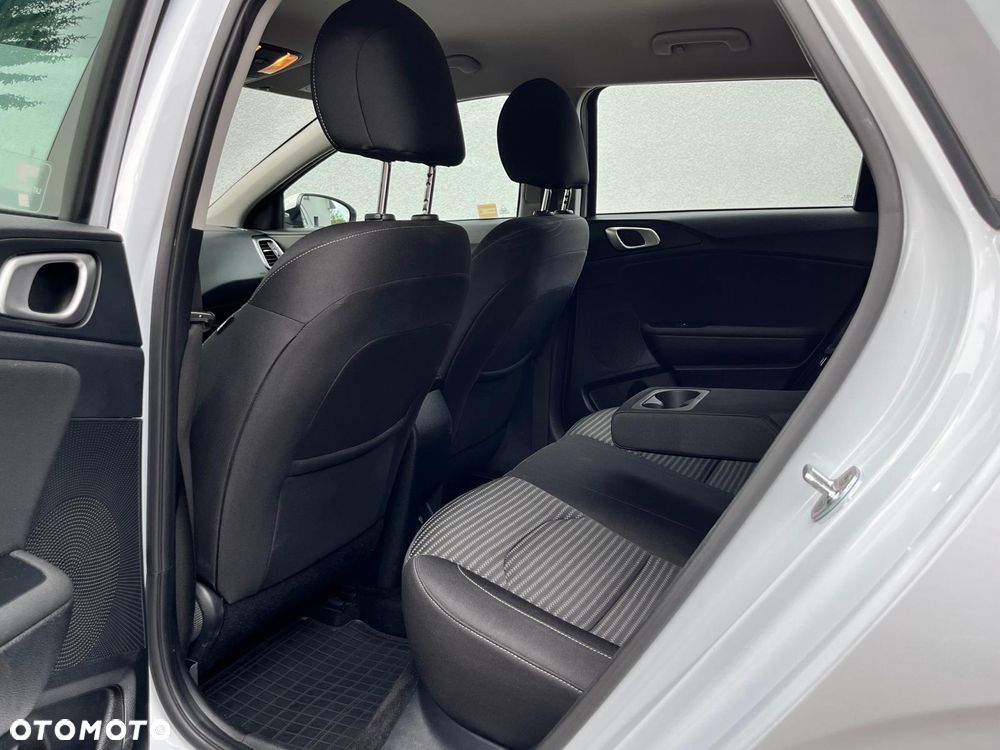 Kia Ceed 1.5 T-GDI M - 28
