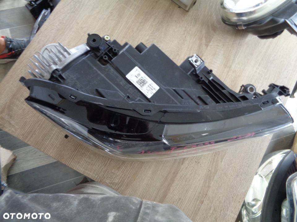VW T-CROSS LAMPA PRAWA PRZÓD EUROPA - 2