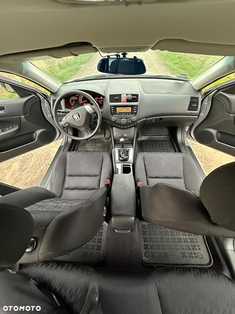 Honda Accord 2.0 Comfort - 28