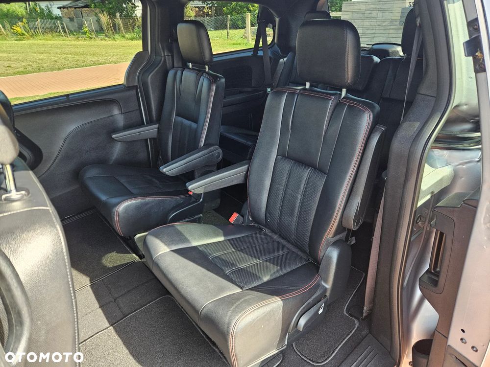 Dodge Grand Caravan 3.6 R/T - 11