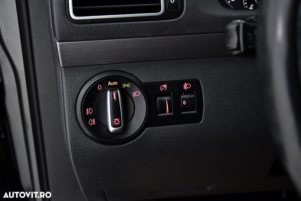 Volkswagen Touran 1.6 TDI DSG Highline - 19