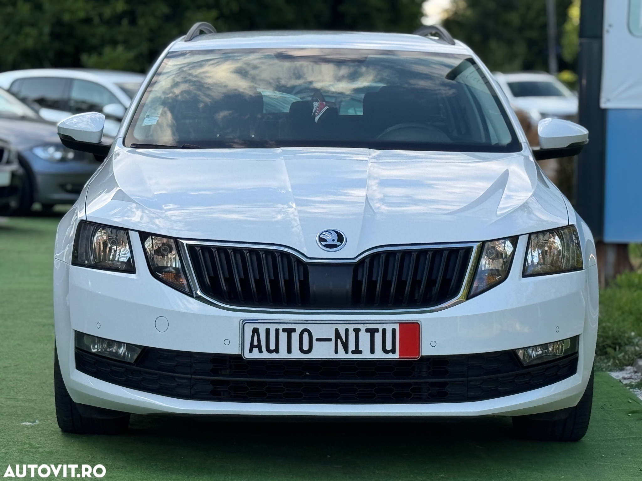 Skoda Octavia Combi Diesel 1.6 TDI DSG Ambition - 14