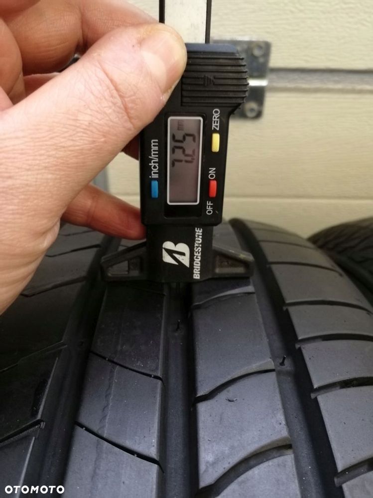 Opony letnie 215/55 R 18 Kumho Ecsta HS51 - 2