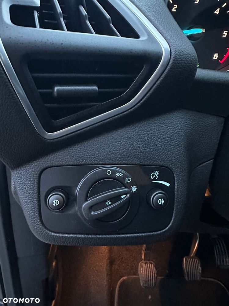 Ford Kuga 2.0 TDCi 2x4 Individual - 14