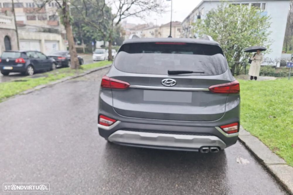 Hyundai Santa Fe 2.2 CRDi Premium 4WD Aut. - 4