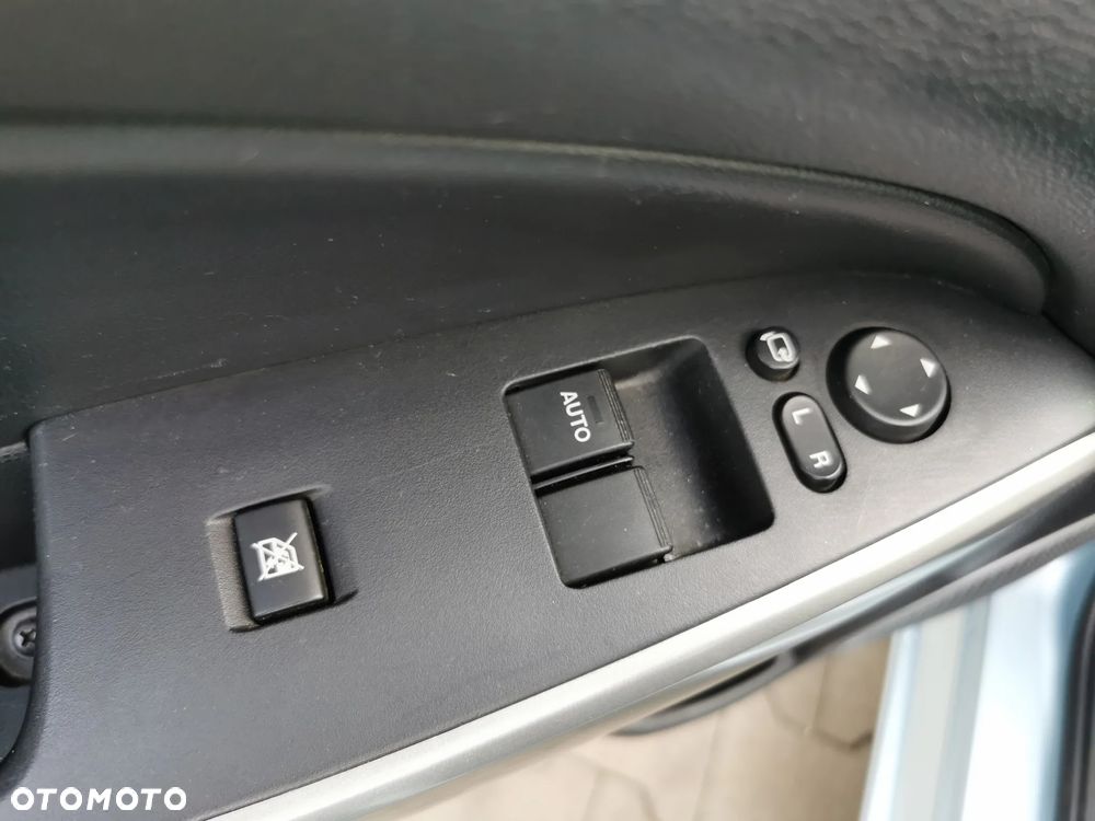 Mazda 2 - 10