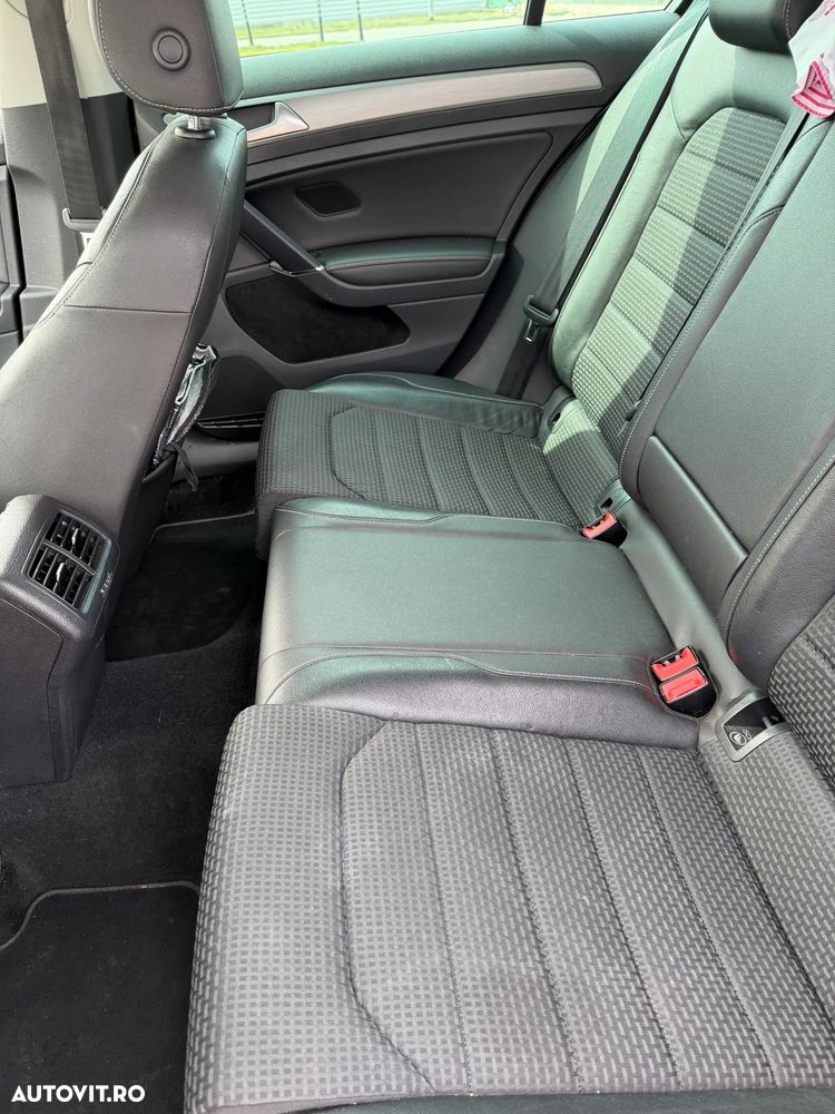 Volkswagen Golf - 12