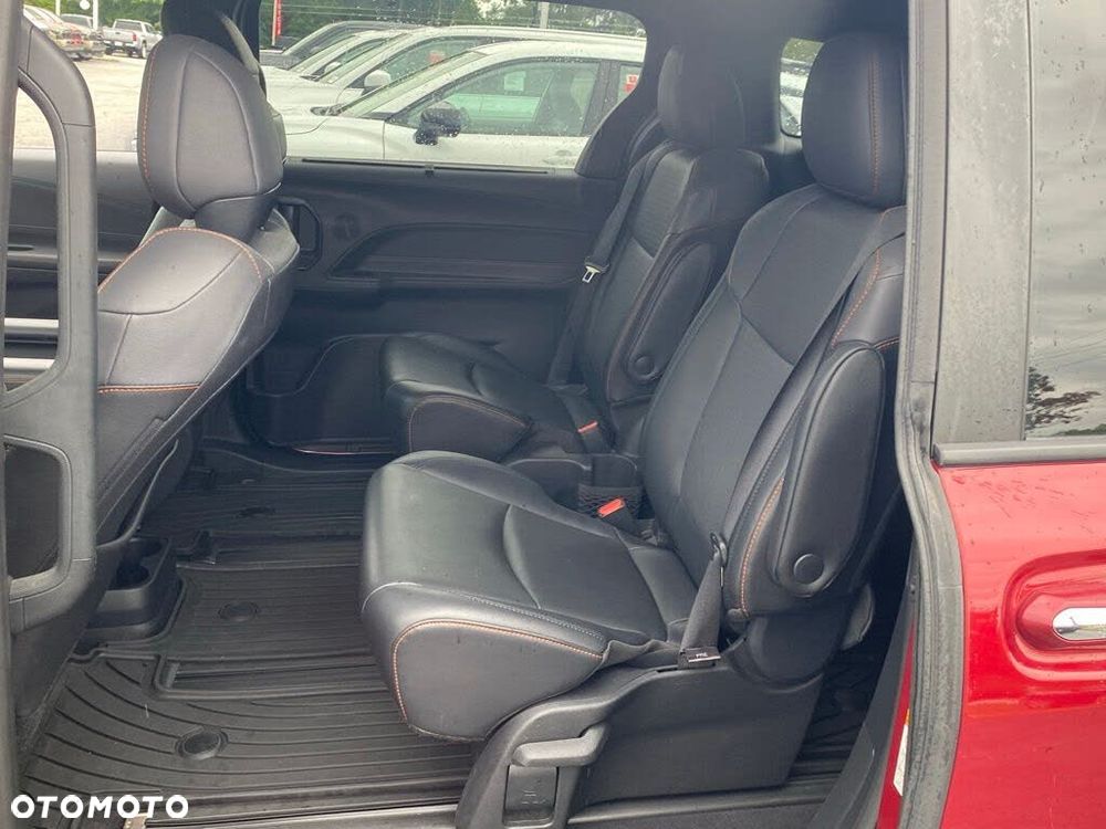 Toyota Sienna - 16