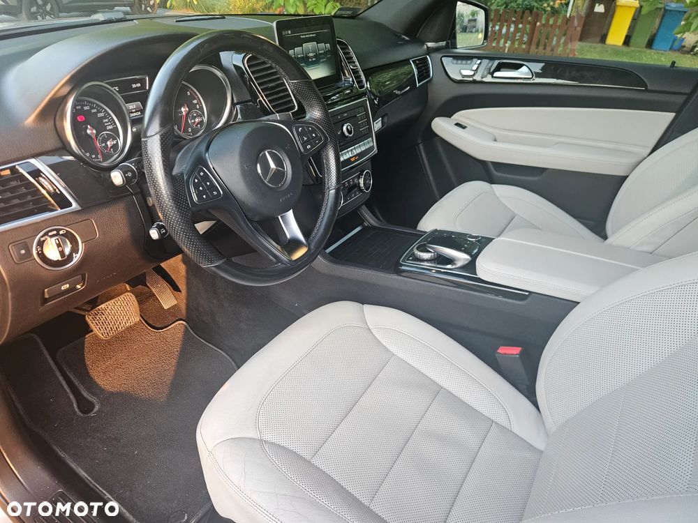 Mercedes-Benz GLE - 11