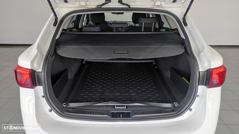 Toyota Avensis Touring Sports 2.0 D-4D Exclusive+GPS - 21