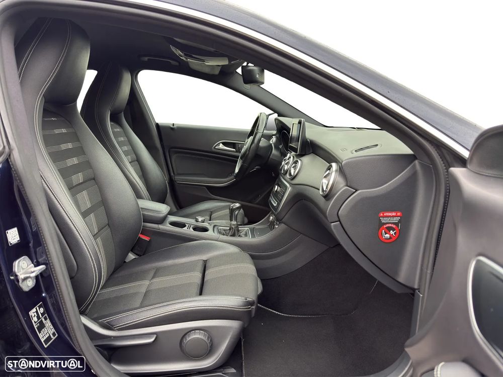 Mercedes-Benz CLA 180 d Urban - 14