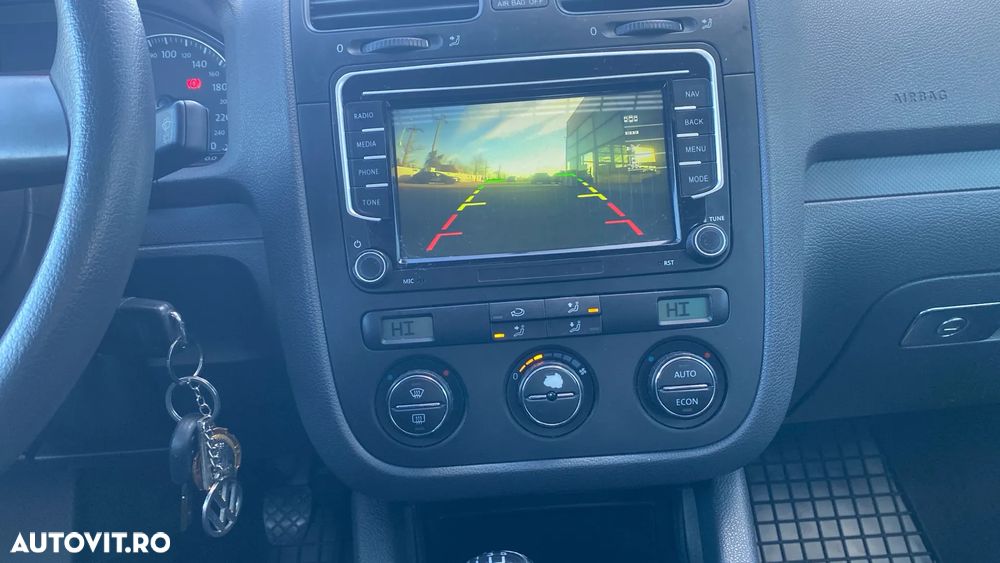 Volkswagen Golf - 14