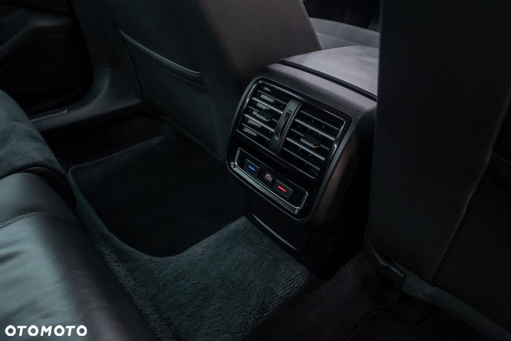 Volkswagen Passat 2.0 TDI Bi-Turbo BMT 4Mot Highline DSG - 37