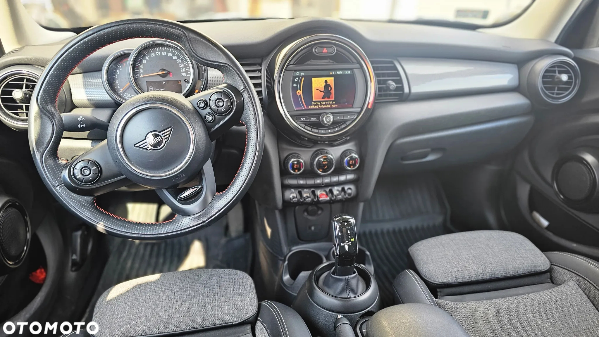 MINI Cooper Standard - 9