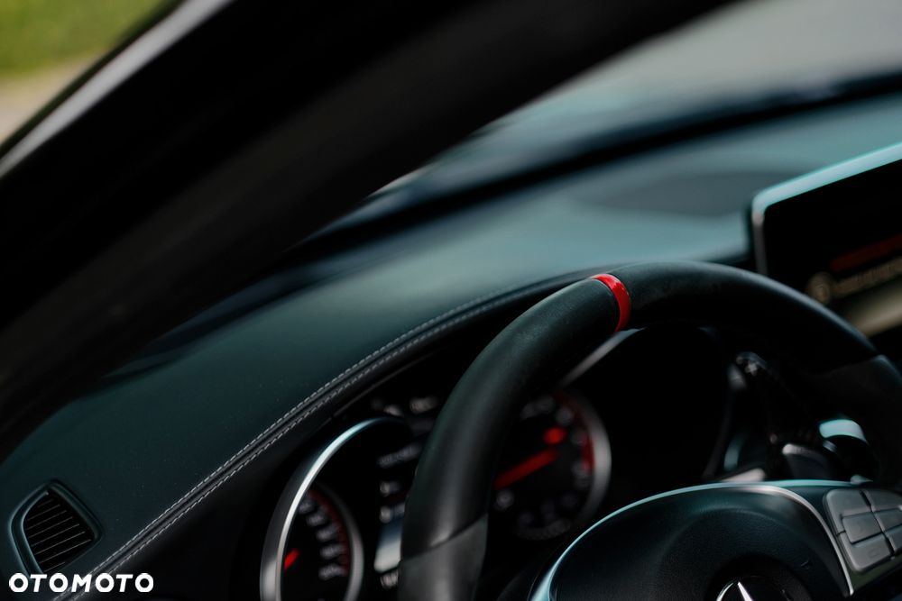 Mercedes-Benz Klasa C AMG 63 S AMG Speedshift 7G-MCT - 35