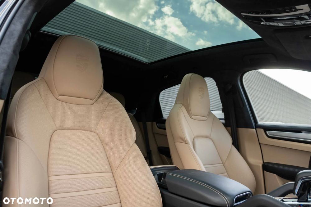 Porsche Cayenne - 18