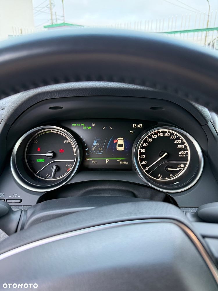 Toyota Camry 2.5 Hybrid Executive CVT - 8