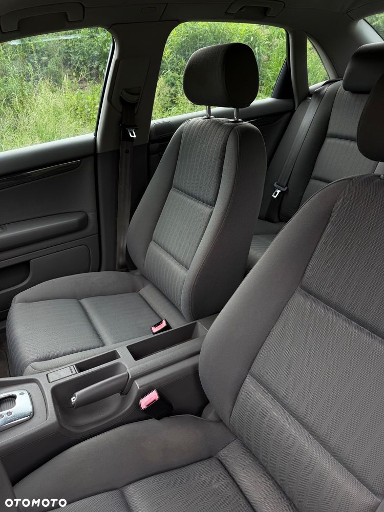 Audi A4 Limousine 2.0 FSI - 11