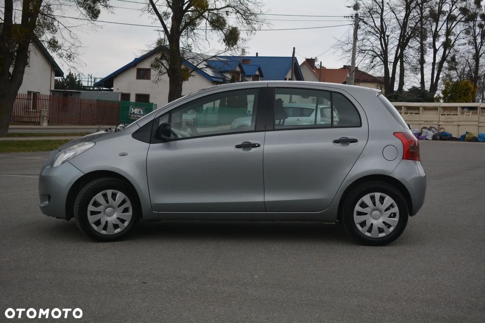 Toyota Yaris - 16