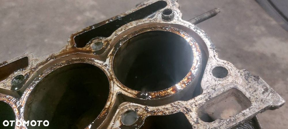 BLOK SILNIKA PEUGEOT 308 I 1.4 VTI MBGU30 - 2