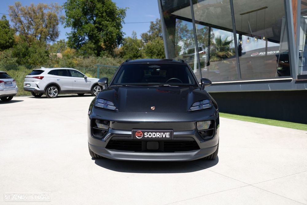 Porsche Macan Electric 4 - 22