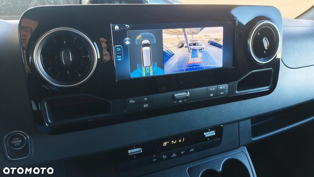 Mercedes-Benz Sprinter - 14