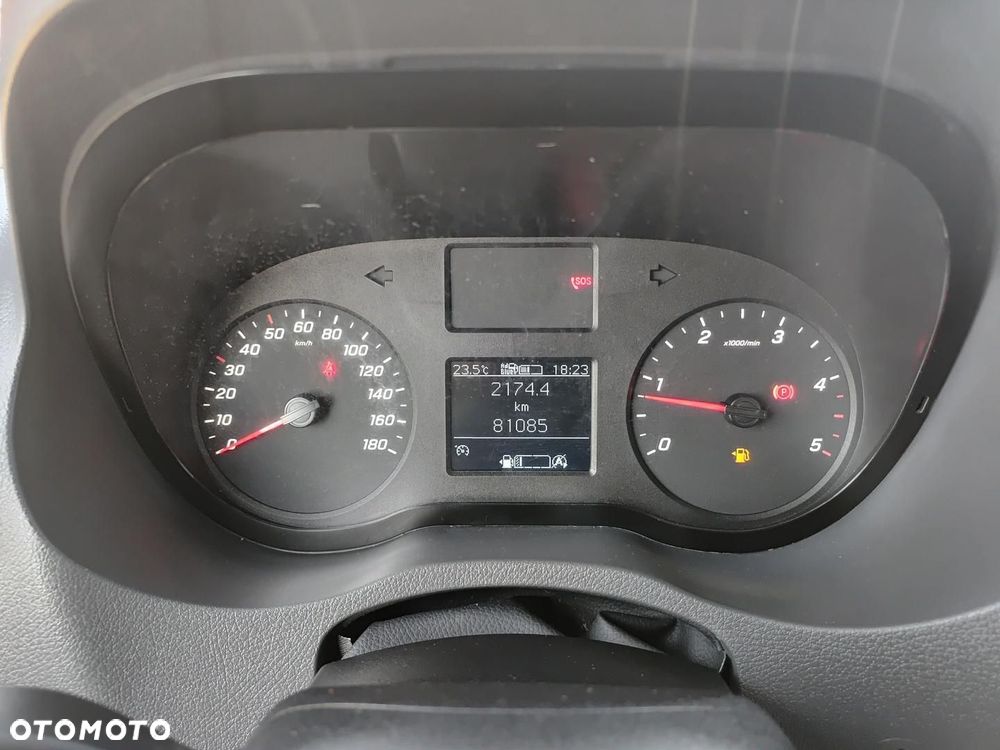 Mercedes-Benz Sprinter - 26