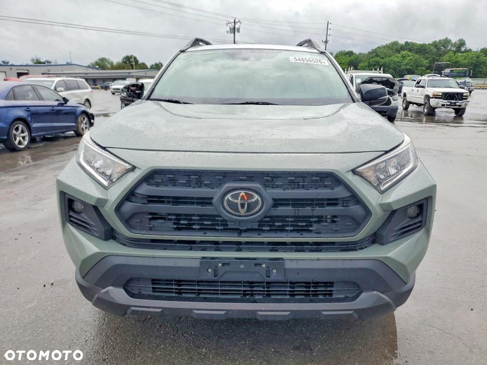 Toyota RAV4 - 6