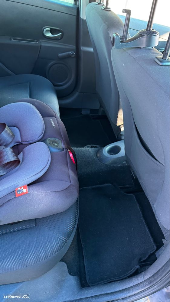 Renault Clio 1.2 16V Confort - 20