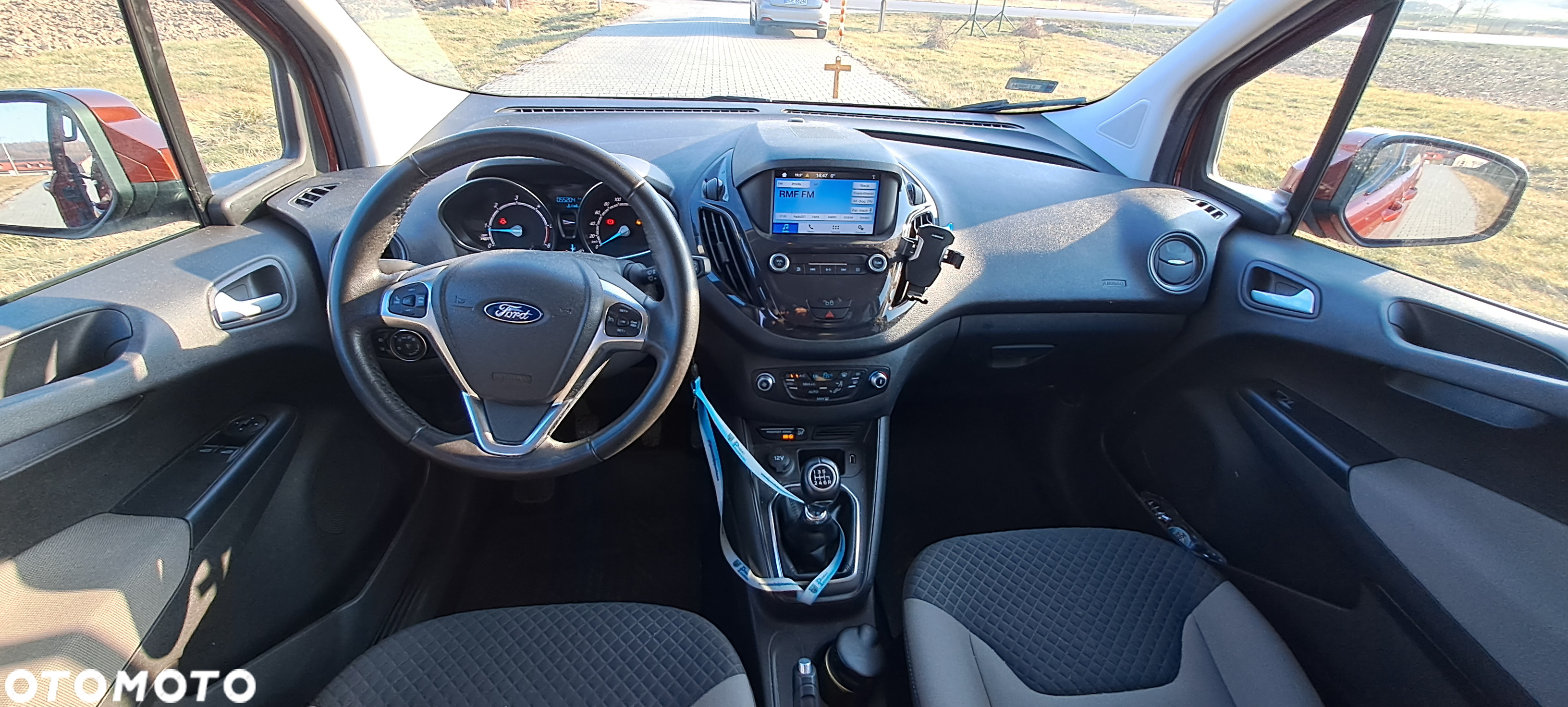 Ford Courier - 11