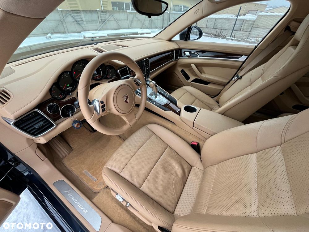 Porsche Panamera PDK Platinum Edition - 10