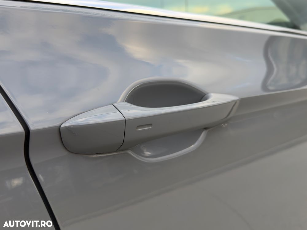 Volkswagen Passat Variant 2.0 TDI SCR DSG Business - 9