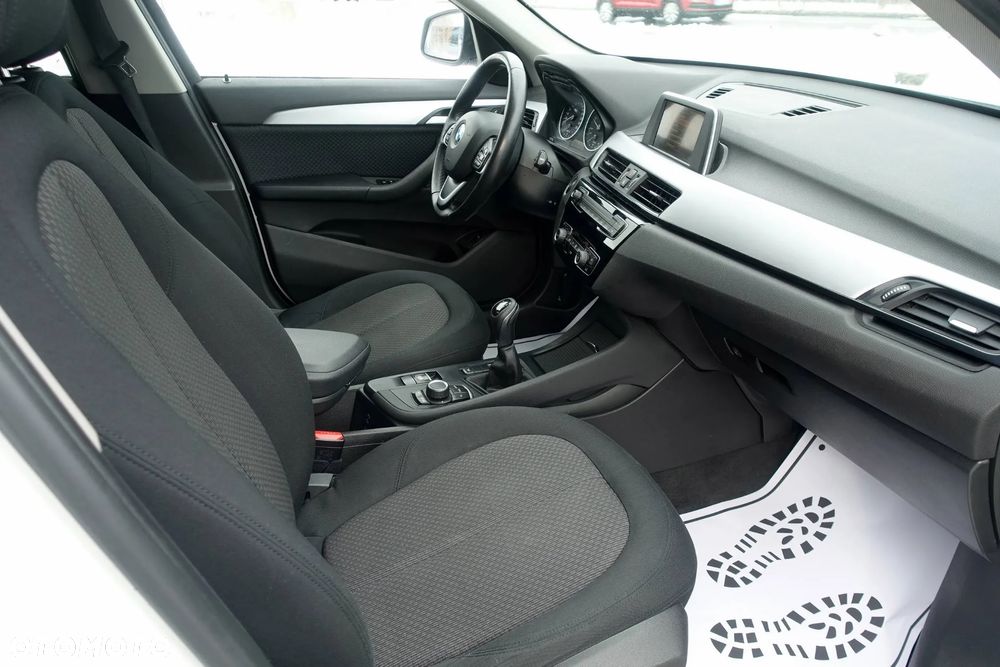 BMW X1 xDrive18d - 11
