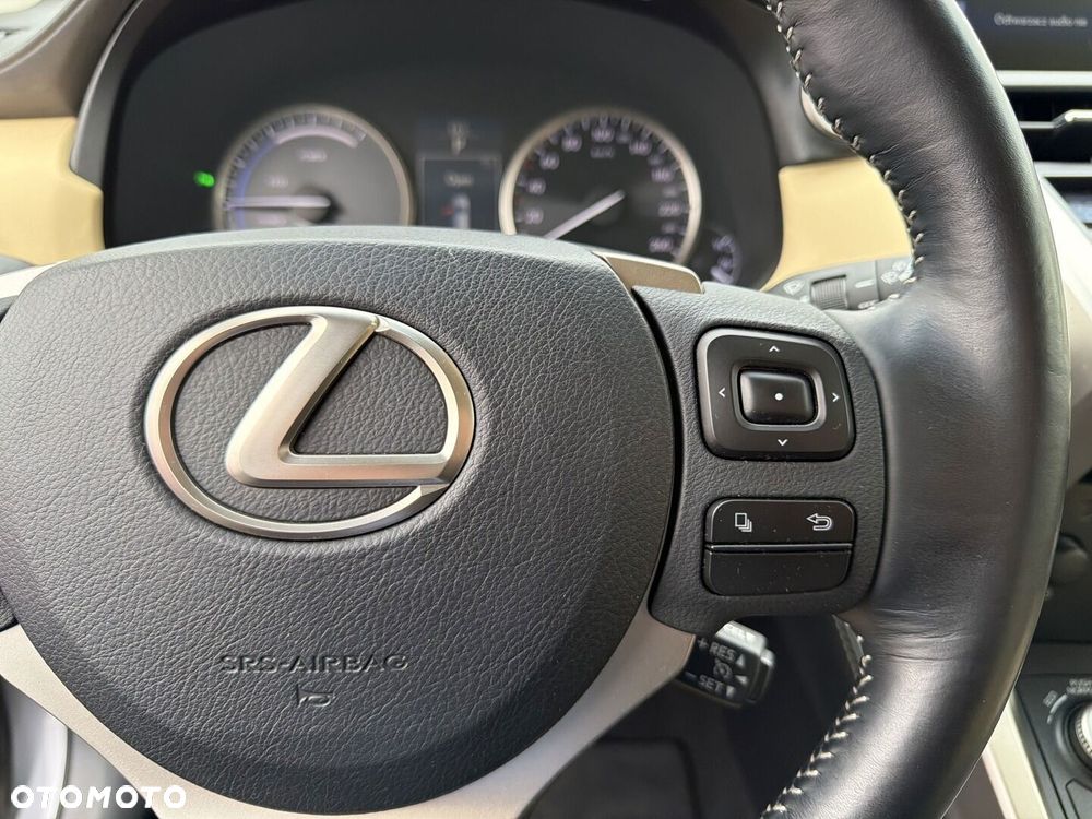 Lexus NX 300h Comfort AWD - 24