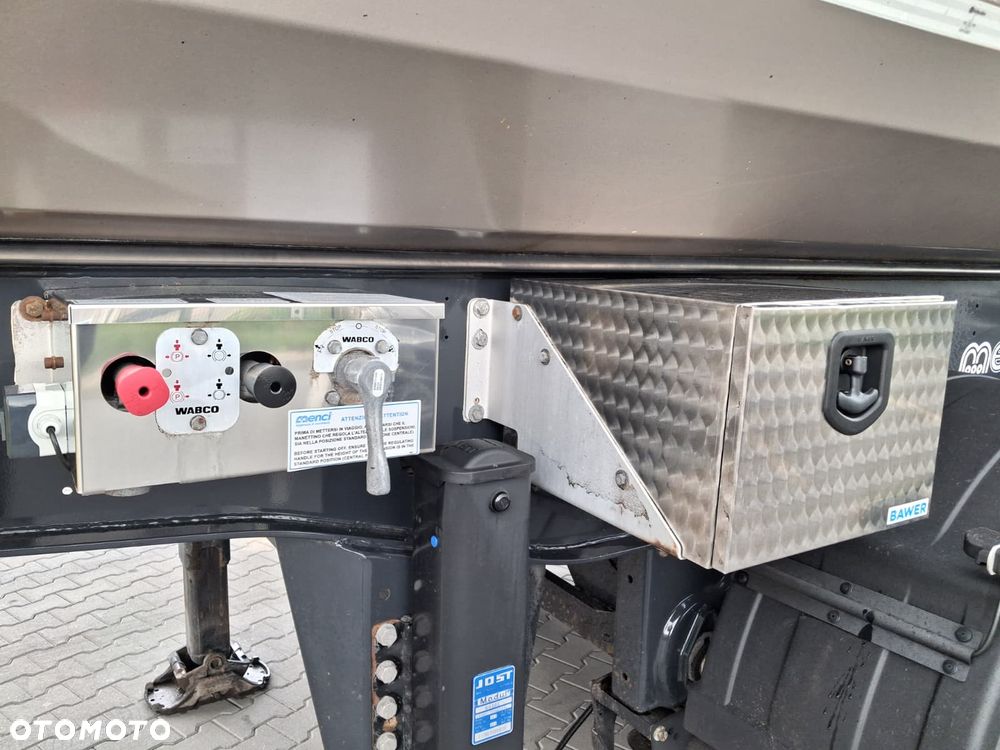 Menci Stalowa wywrotka 27m3, Elektryczny dach, Hardox - 5