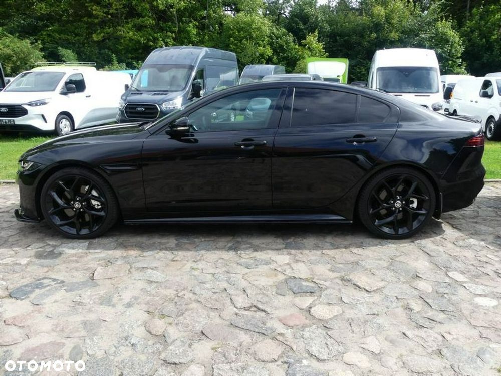 Jaguar XE 2.0 T AWD R-Sport - 22